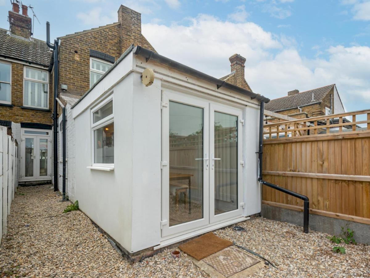 Pass The Keys 3 Bed Scandi Heaven Minutes From The Beach Whitstable Εξωτερικό φωτογραφία